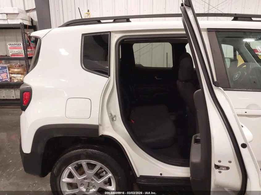 Jeep Renegade 1.3l Latitude 4X4, снимка 8 - Автомобили и джипове - 54315430