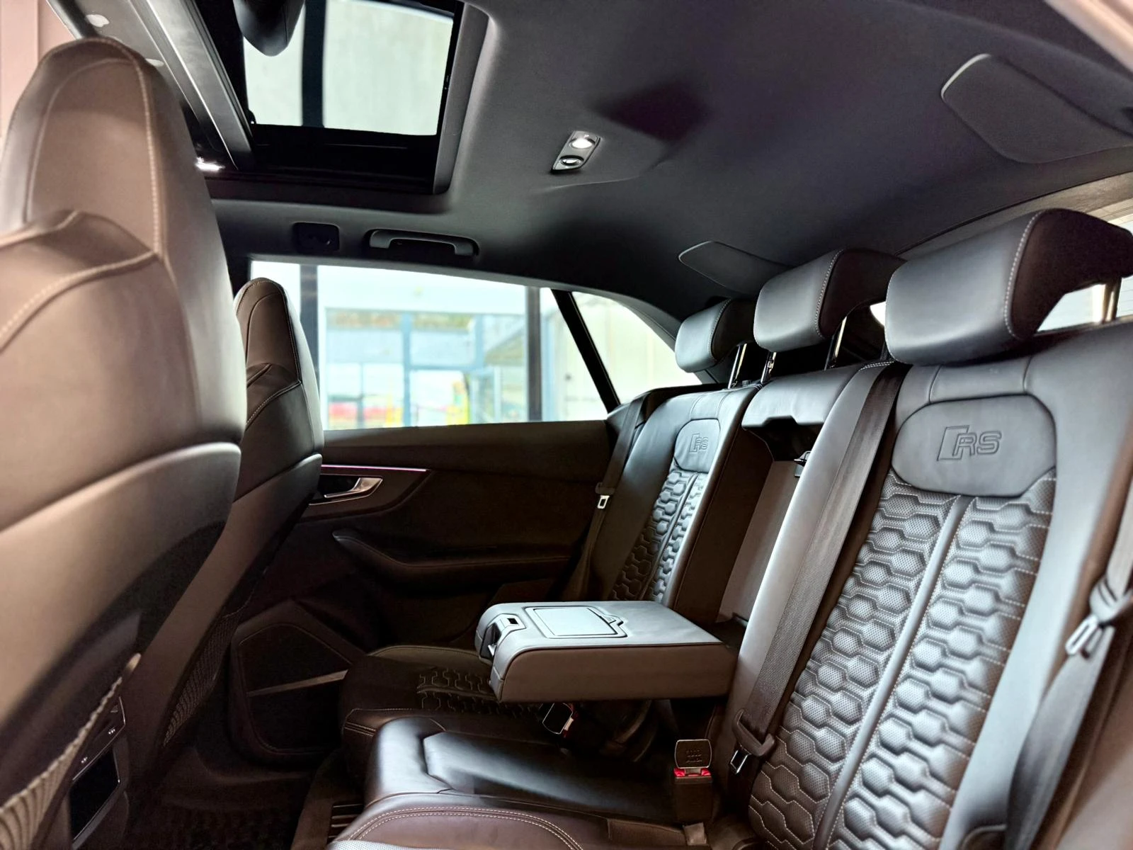 Audi RSQ8 Quattro* Pano* B&O* Подгрев* Обдух* Печка* Лизинг, снимка 15 - Автомобили и джипове - 54413780