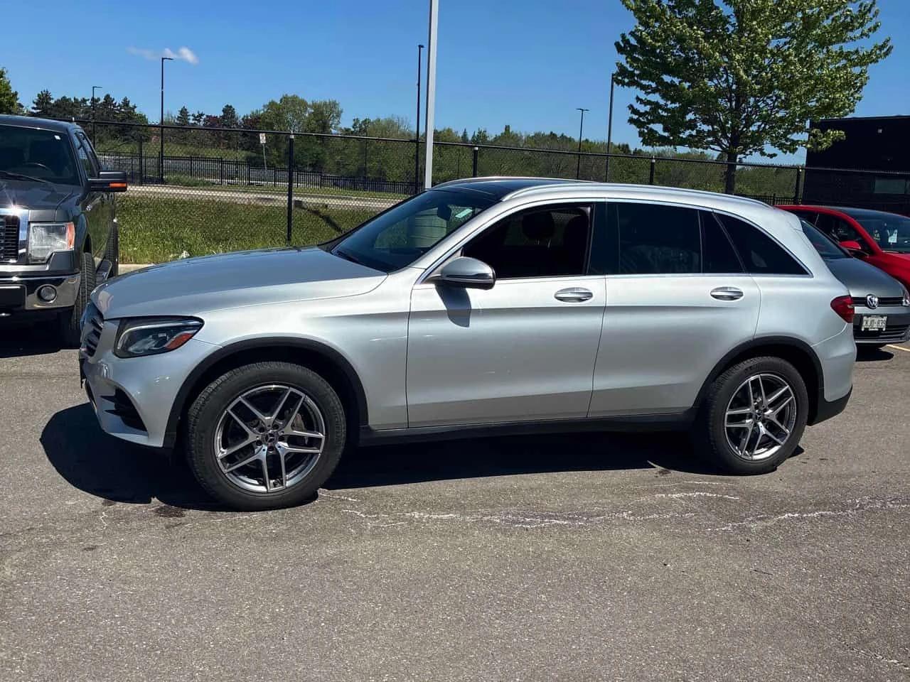 Mercedes-Benz GLC 300 4МАТIC* PANORAMA* DISTRONIC* , снимка 2 - Автомобили и джипове - 54652837