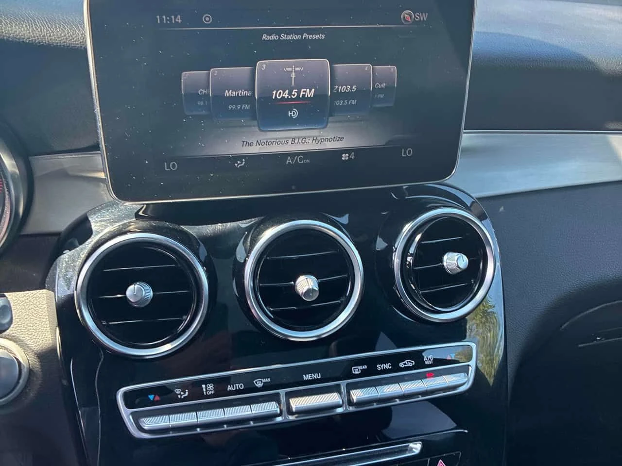 Mercedes-Benz GLC 300 4МАТIC* PANORAMA* DISTRONIC* , снимка 9 - Автомобили и джипове - 54652837