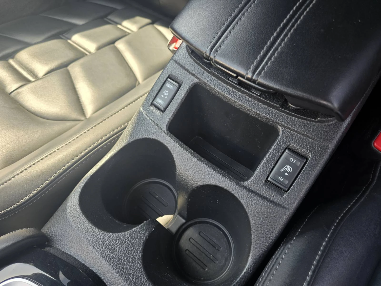 Nissan Qashqai 1.2, снимка 8 - Автомобили и джипове - 55954548