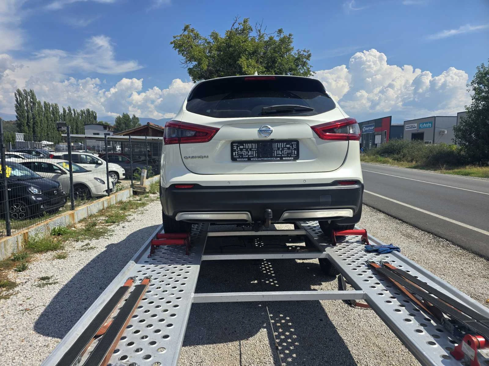 Nissan Qashqai 1.2, снимка 5 - Автомобили и джипове - 55954548