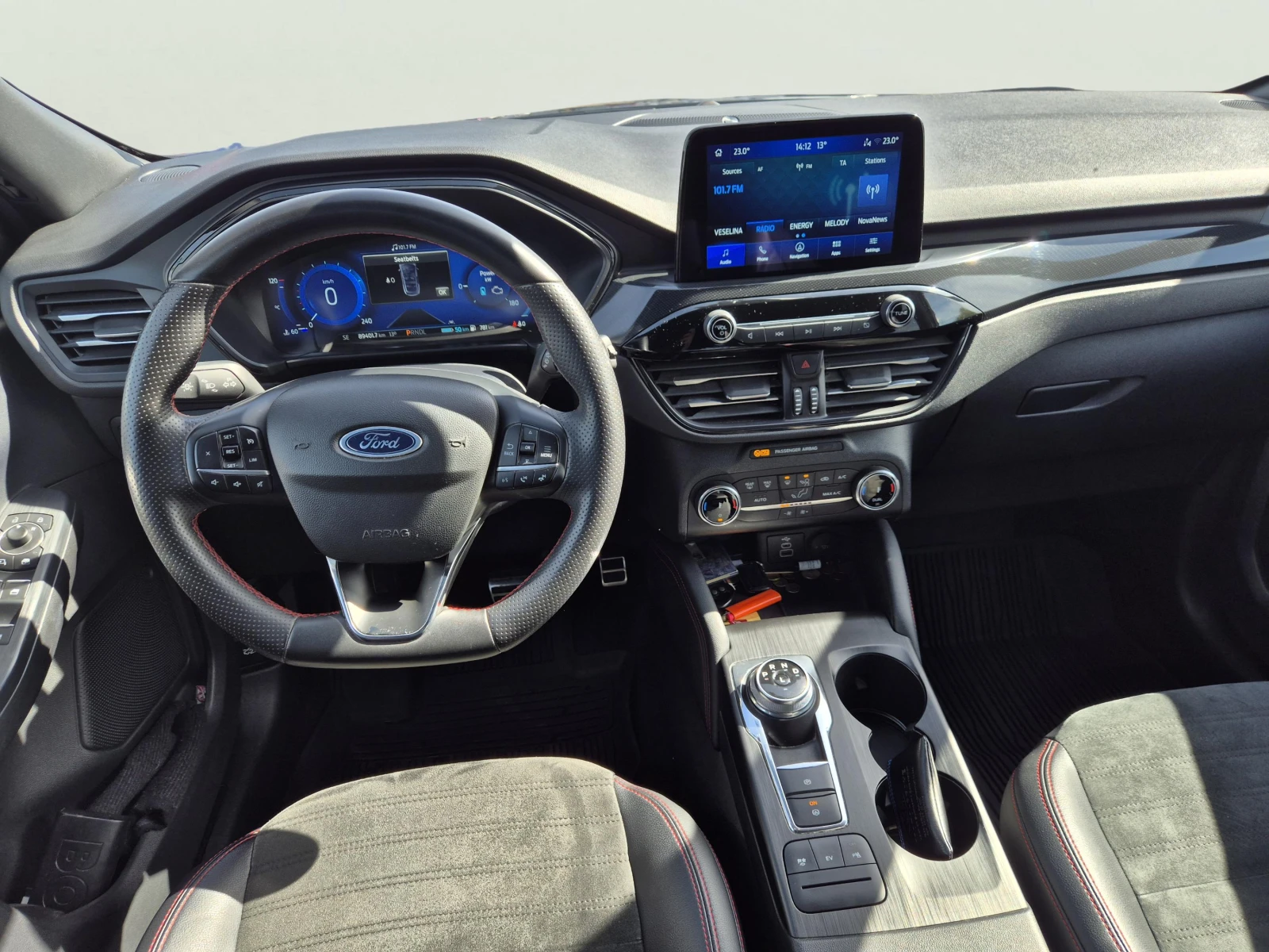 Ford Kuga 2.5 PHEV, снимка 10 - Автомобили и джипове - 56343241