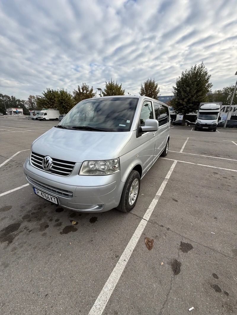 VW Caravelle 2.5 tdi 130к.с. 6 скорости , снимка 2 - Бусове и автобуси - 52174403