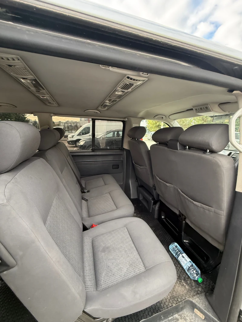VW Caravelle 2.5 tdi 130к.с. 6 скорости , снимка 12 - Бусове и автобуси - 52174403