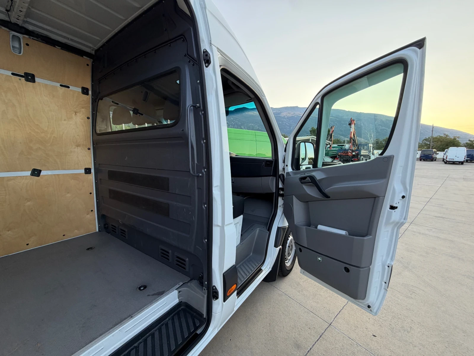 Mercedes-Benz Sprinter 316 НОВ!MAXI!FULL!EURO6!ТОП!, снимка 12 - Бусове и автобуси - 55496374