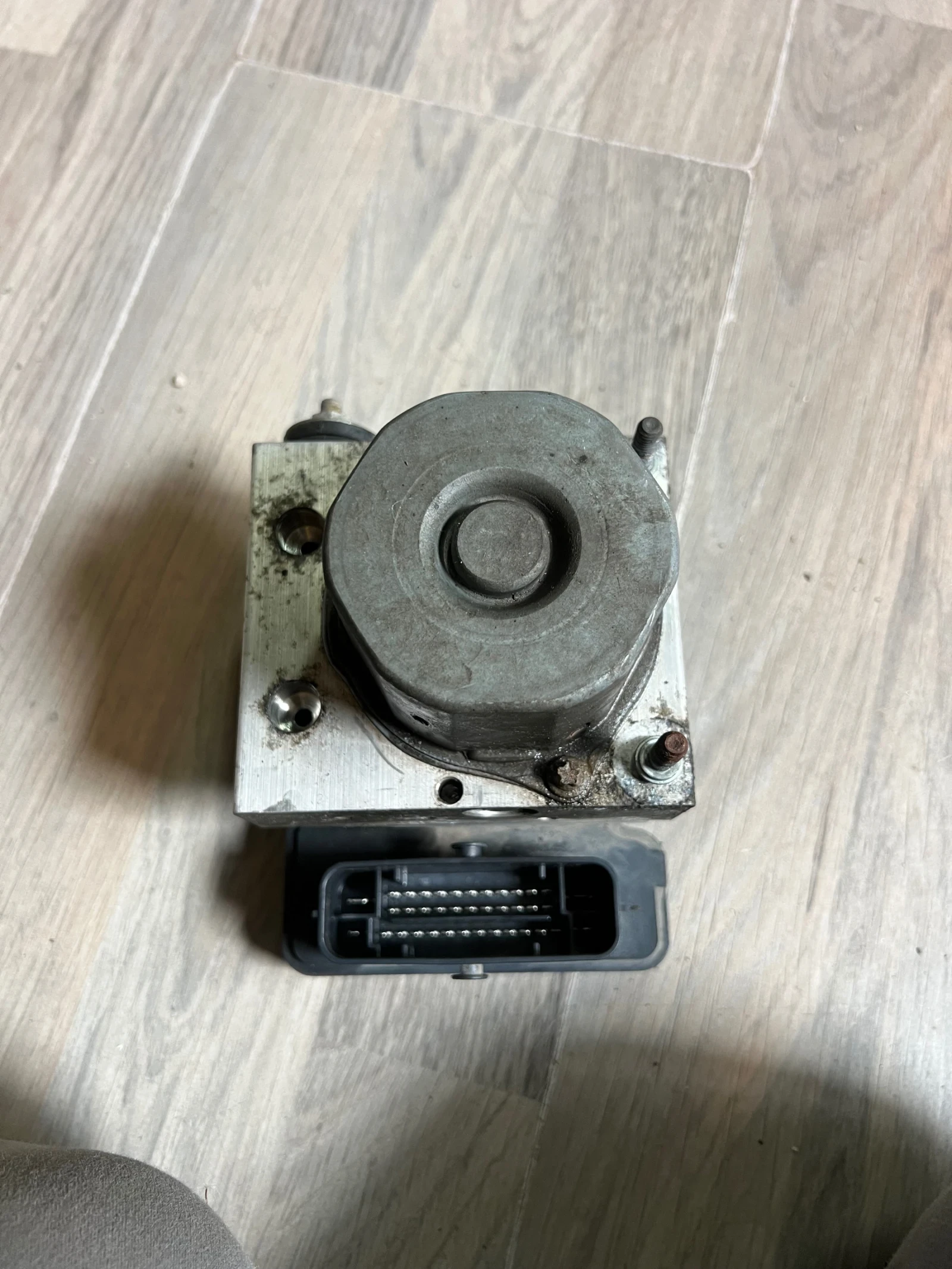 1S0614517L ABS ����� SKODA VW 1S0 614 517 L 17677016 54086612G 17677216-A  | Mobile.bg � ����������� 3