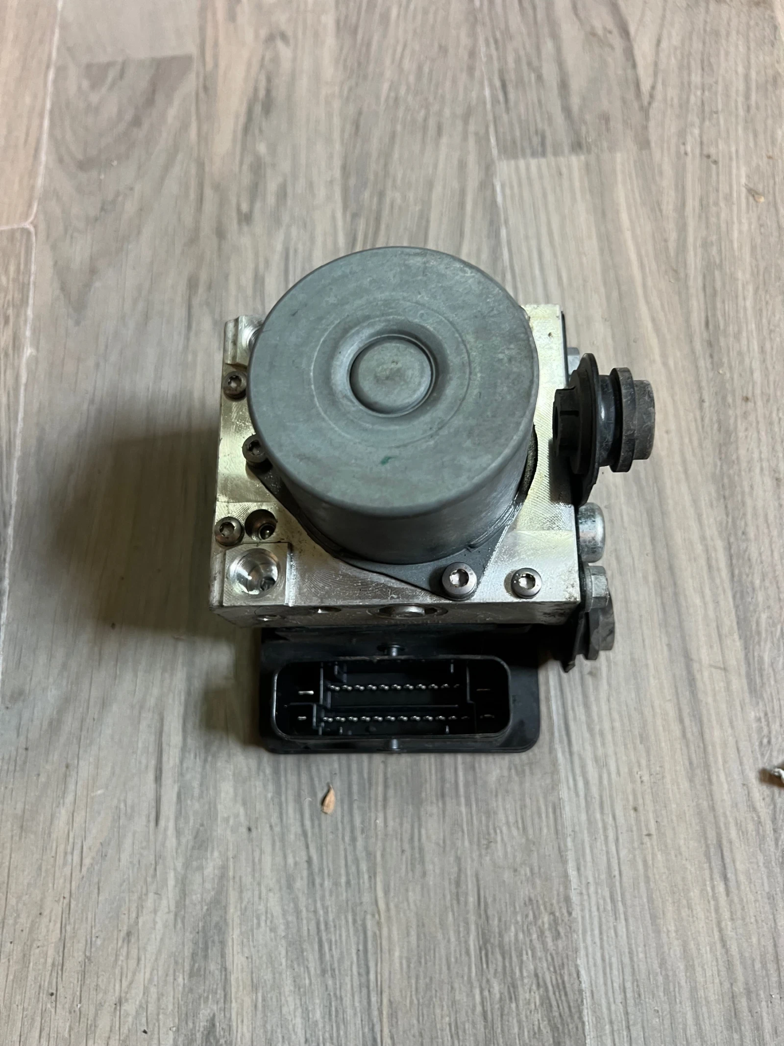 1S0614517L ABS ����� SKODA VW 1S0 614 517 L 17677016 54086612G 17677216-A  | Mobile.bg � ����������� 2