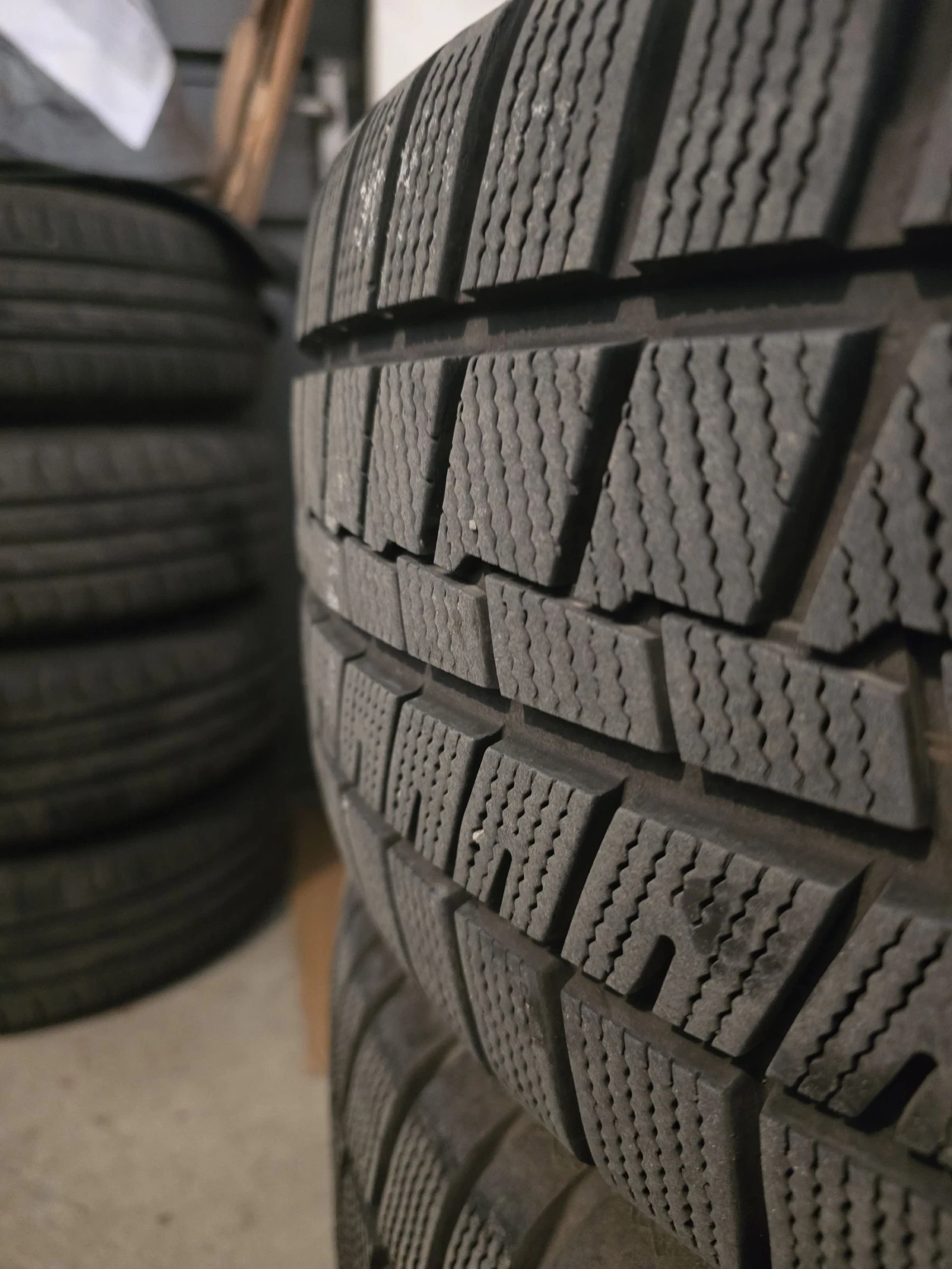���� � ������ 245/45R18 �� Mercedes-Benz E 350 | Mobile.bg � ����������� 9