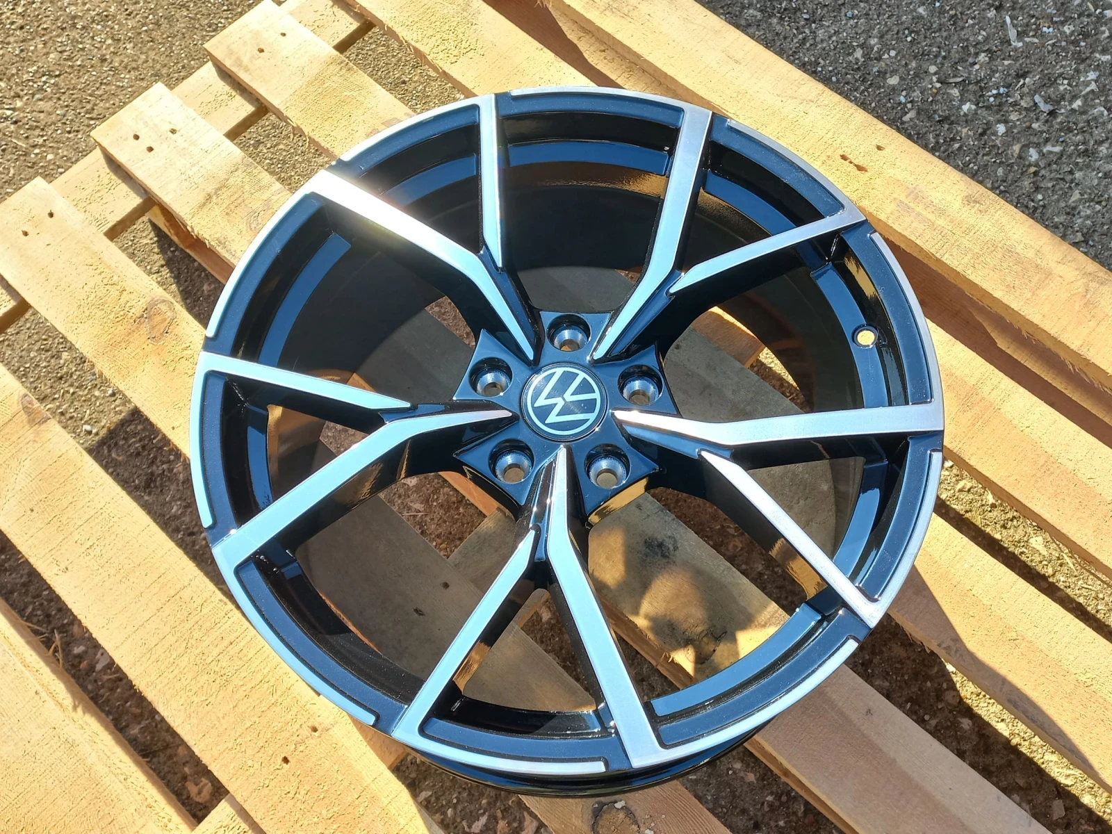 Джанти за VW, снимка 2 - Гуми и джанти - 56016597