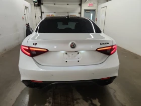 Alfa Romeo Giulia TI SPORT CARBON* AWD* H&K* PANO* DISTRONIC* , снимка 6