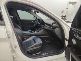 Alfa Romeo Giulia TI SPORT CARBON* AWD* H&K* PANO* DISTRONIC* , снимка 10