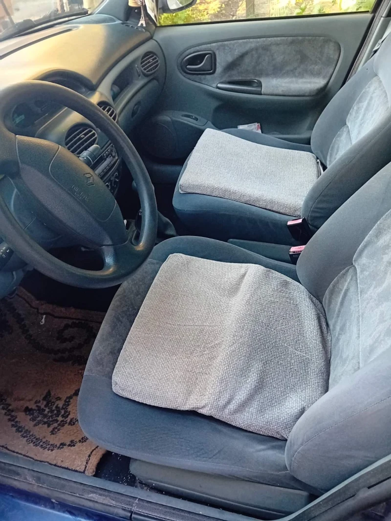 Renault Megane, снимка 8 - Автомобили и джипове - 52658188