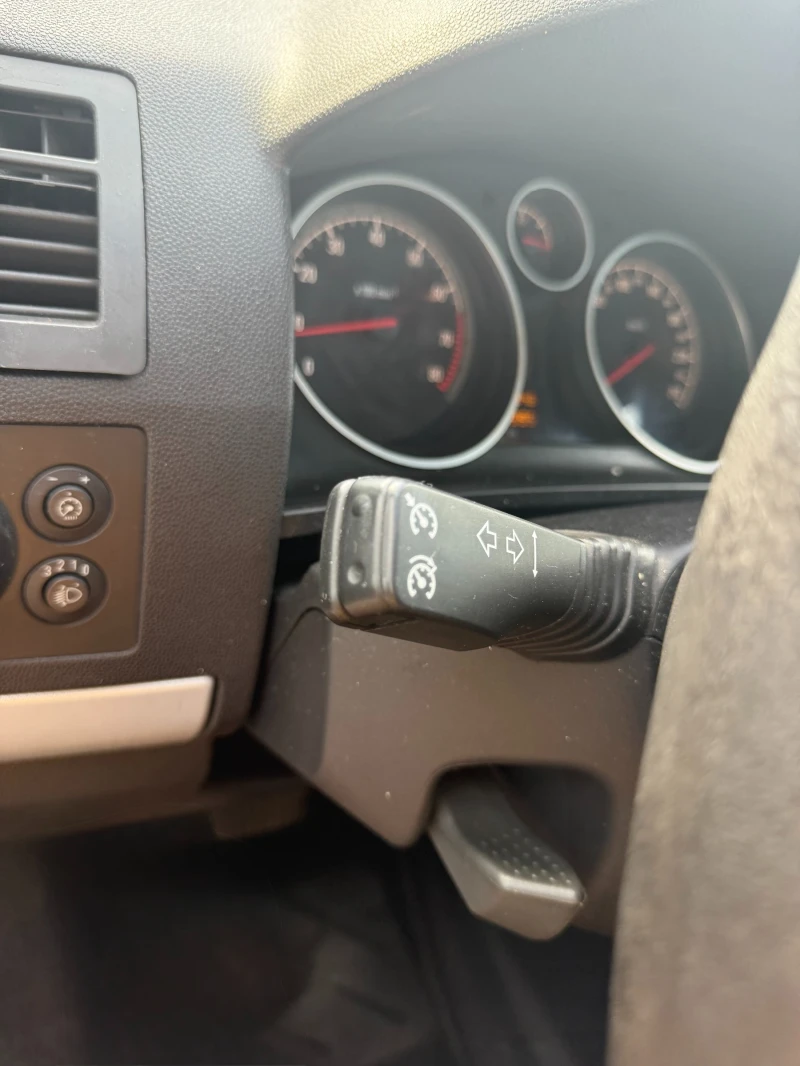 Opel Zafira, снимка 11 - Автомобили и джипове - 52310179