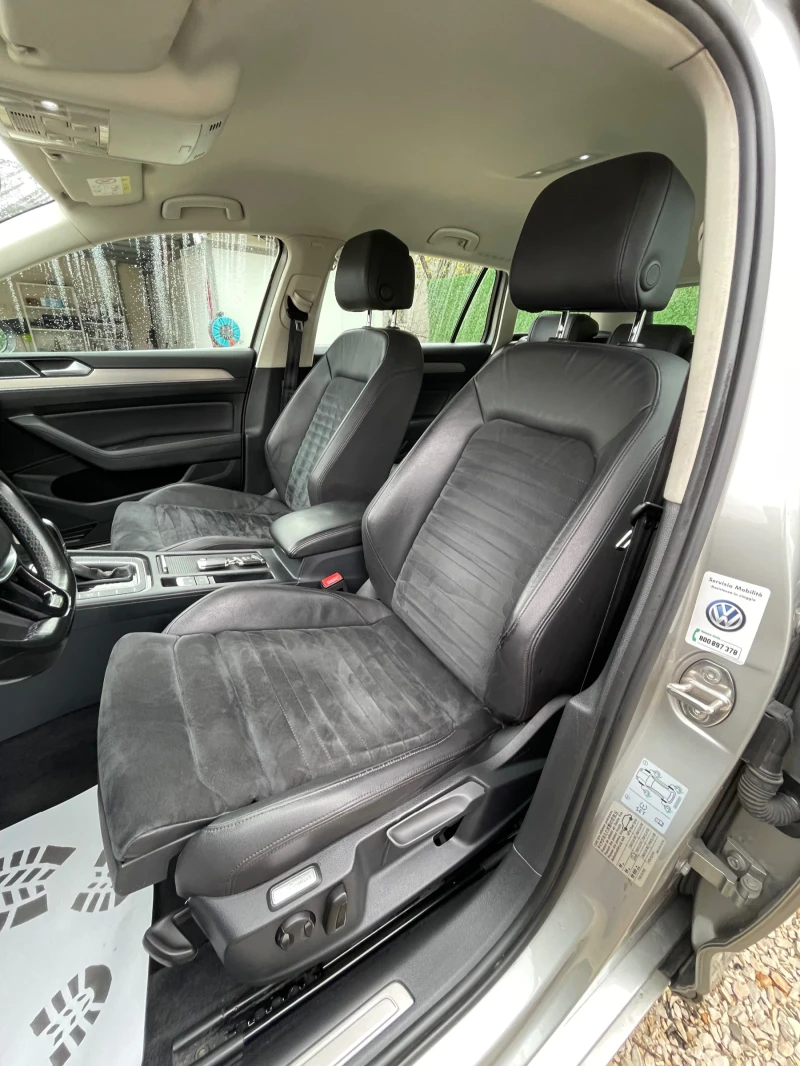 VW Passat 2.0TDI/DIGITAL/HIGHLINE/ALCANTARA/LANE ASSIST, снимка 10 - Автомобили и джипове - 52329435