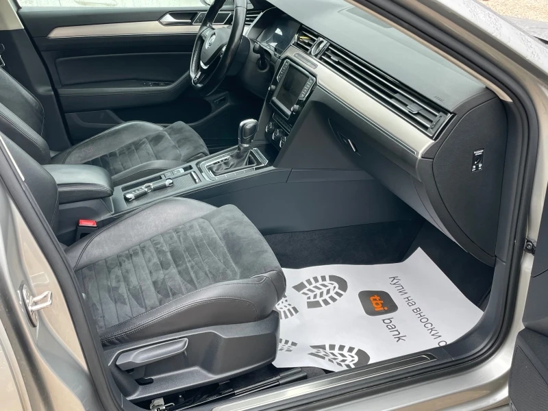 VW Passat 2.0TDI/DIGITAL/HIGHLINE/ALCANTARA/LANE ASSIST, снимка 14 - Автомобили и джипове - 52329435