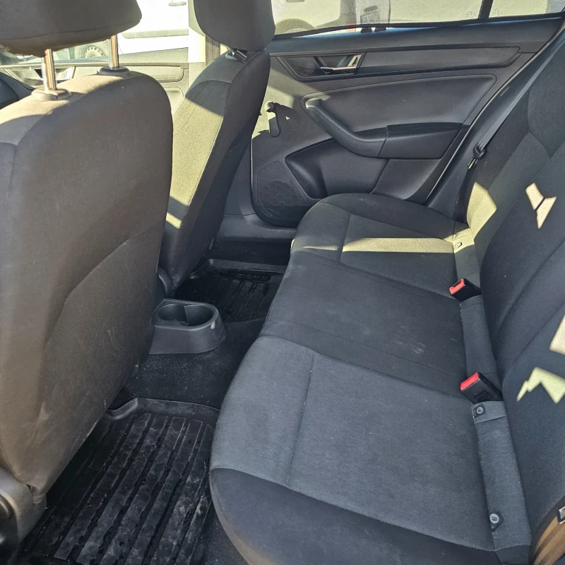 Skoda Rapid 1.0, снимка 6 - Автомобили и джипове - 52950427