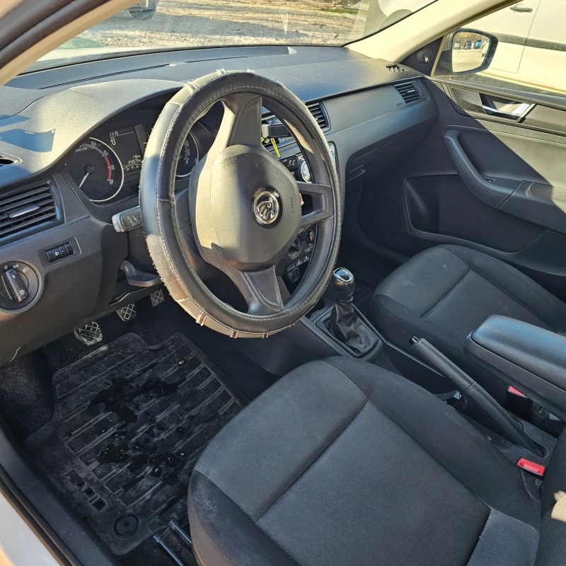 Skoda Rapid 1.0, снимка 5 - Автомобили и джипове - 52950427
