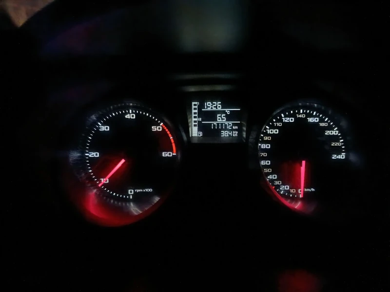 Seat Ibiza 1.6, снимка 4 - Автомобили и джипове - 53243678