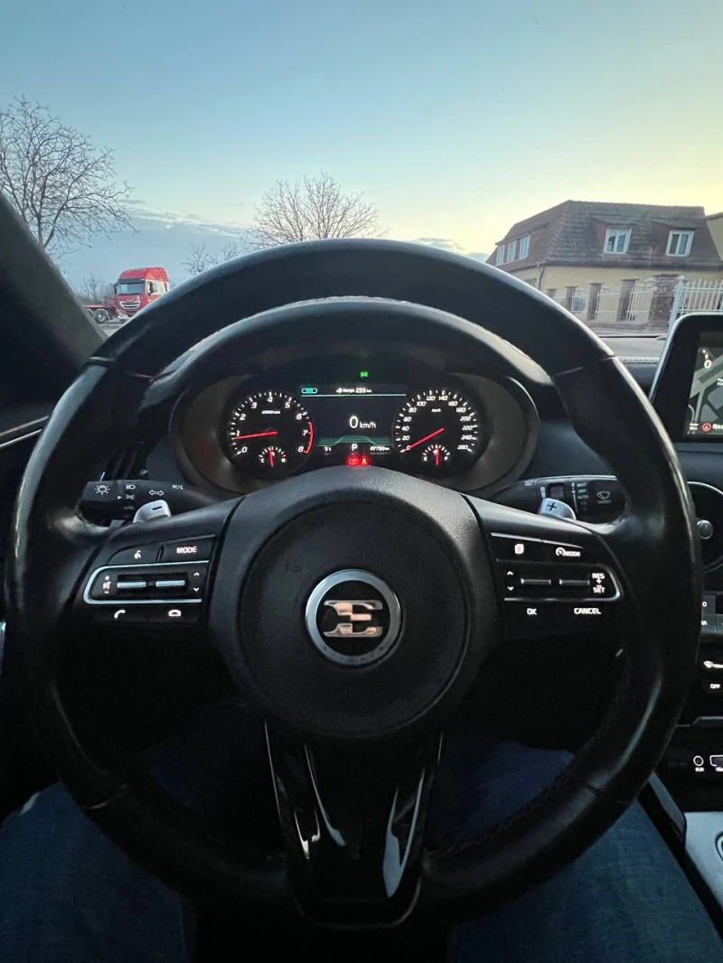 Kia Stinger * * ТОП-ЦЕНА* * , снимка 10 - Автомобили и джипове - 53495812