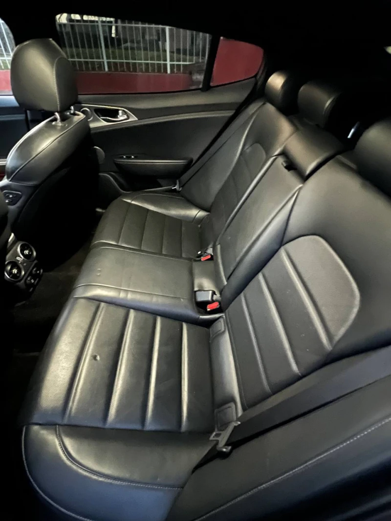 Kia Stinger * * ТОП-ЦЕНА* * , снимка 16 - Автомобили и джипове - 53495812