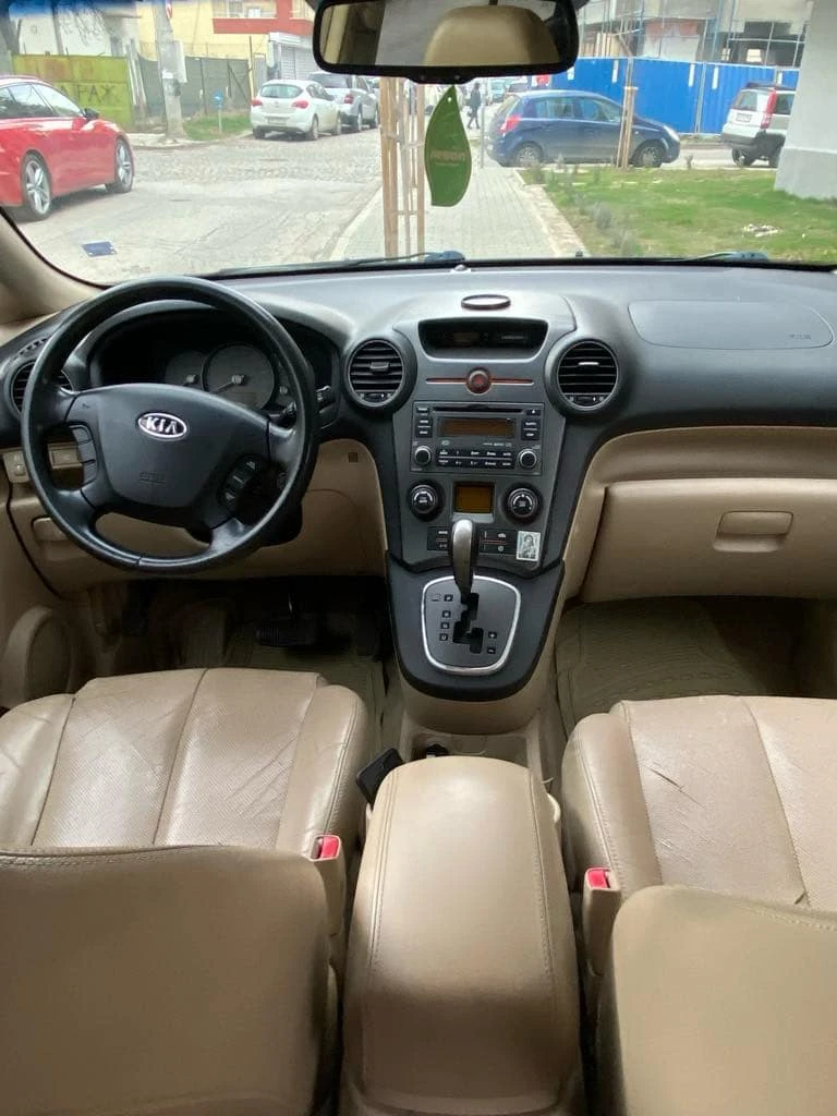 Kia Carens 2.0 CRDI СПЕШНО, снимка 5 - Автомобили и джипове - 48390354