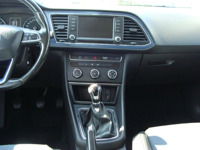 Seat Leon 1.6, снимка 11 - Автомобили и джипове - 49377131