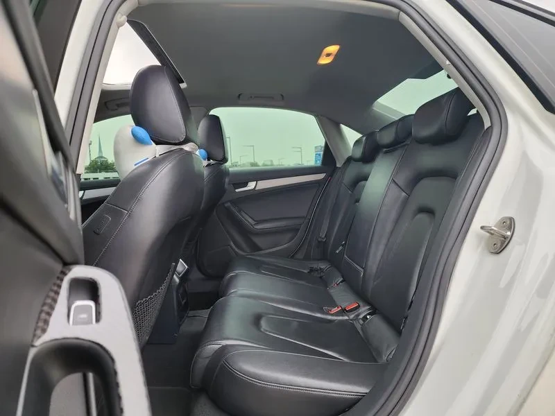 Audi A4 2.0 TDI, снимка 10 - Автомобили и джипове - 54550852