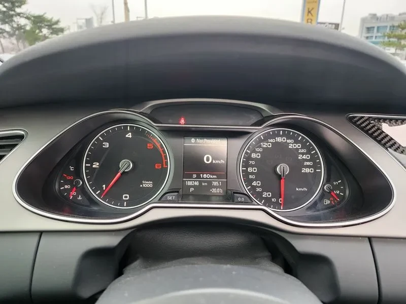 Audi A4 2.0 TDI, снимка 7 - Автомобили и джипове - 54550852