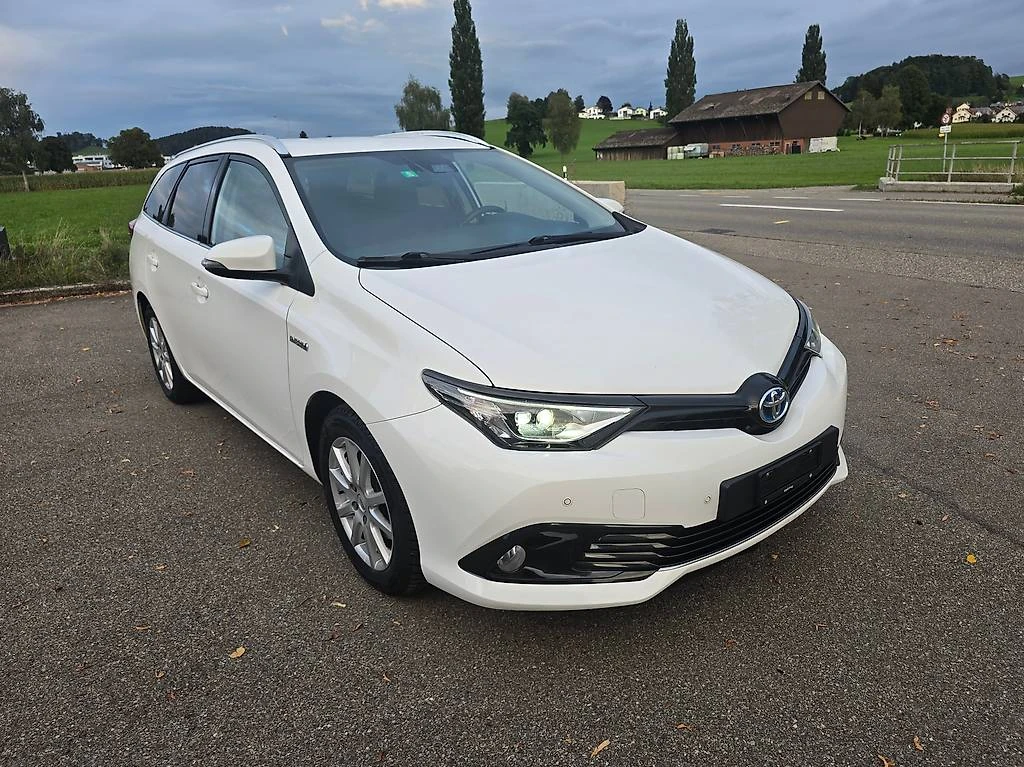 Toyota Auris 1.8-Хибрид-Хечбек, снимка 2 - Автомобили и джипове - 53945677