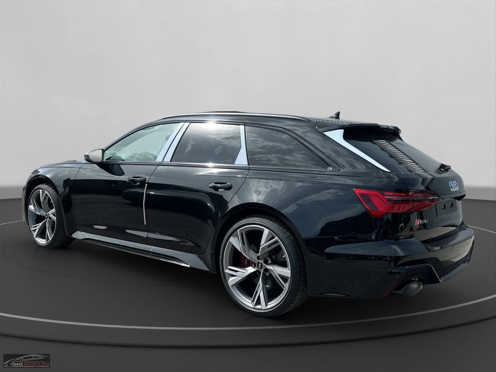 Audi Rs6 НОВ!PERF/630HP/QUATTRO/CERAMIC/DYNAMIC/PANO/590v - изображение 4
