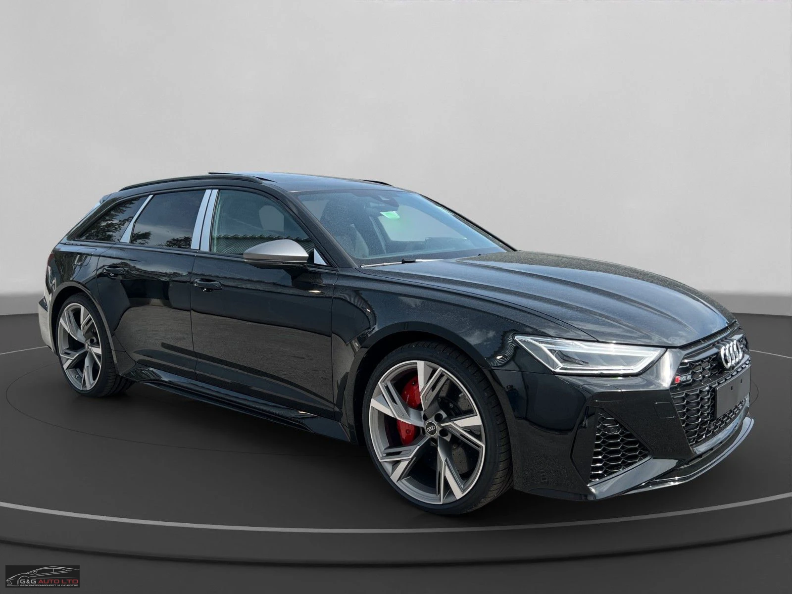 Audi Rs6 НОВ!PERF/630HP/QUATTRO/CERAMIC/DYNAMIC/PANO/590v - изображение 5