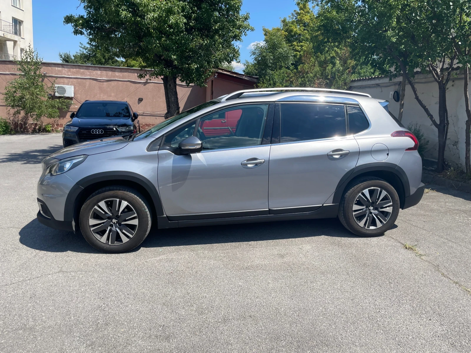 Peugeot 2008 NEW ALLURE 1.2 - 69 000 км ЧАСТНА - изображение 3