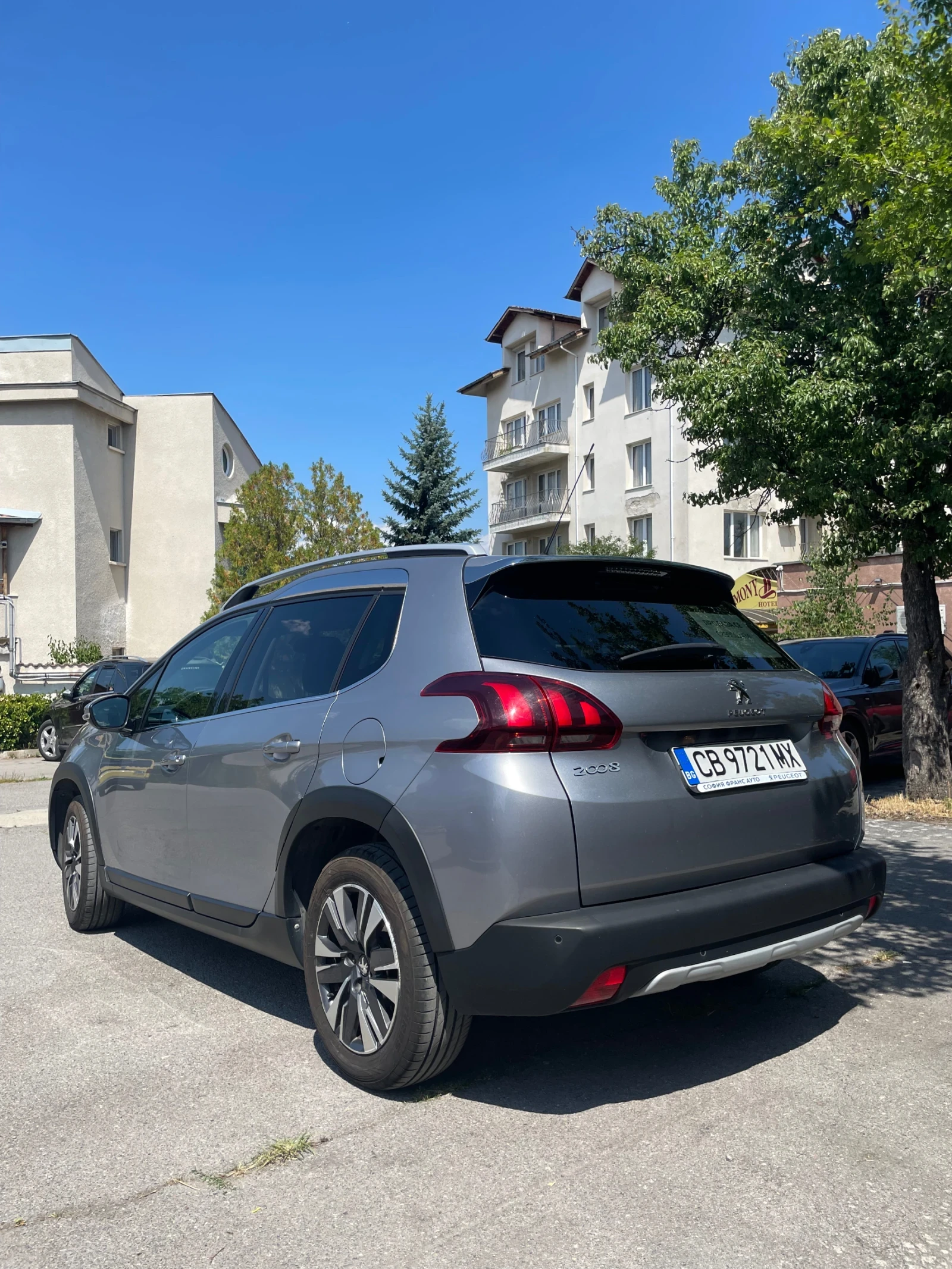 Peugeot 2008 NEW ALLURE 1.2 - 69 000 км ЧАСТНА - изображение 2
