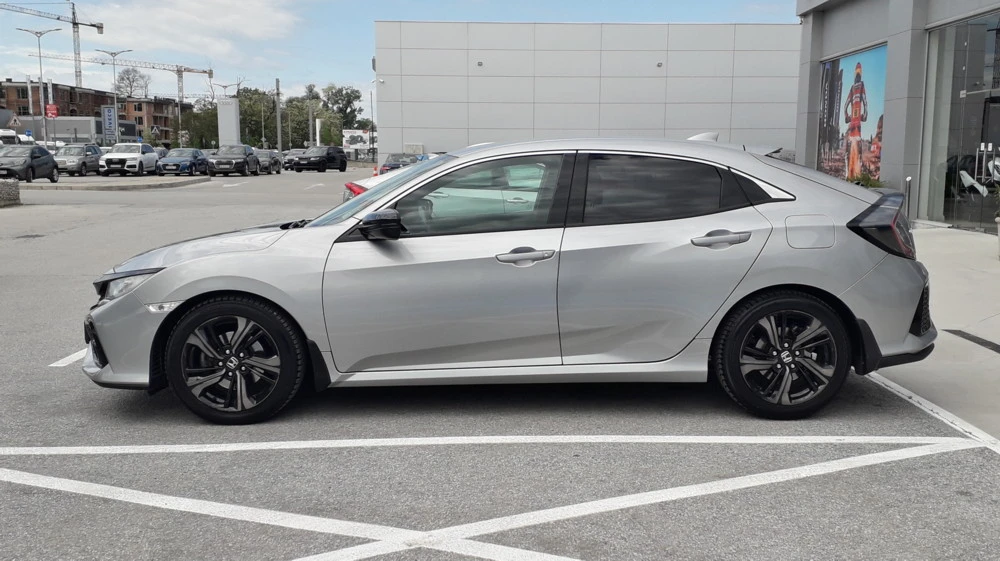 Honda Civic 1.0 VTEC Elegance Turbo AT - изображение 9