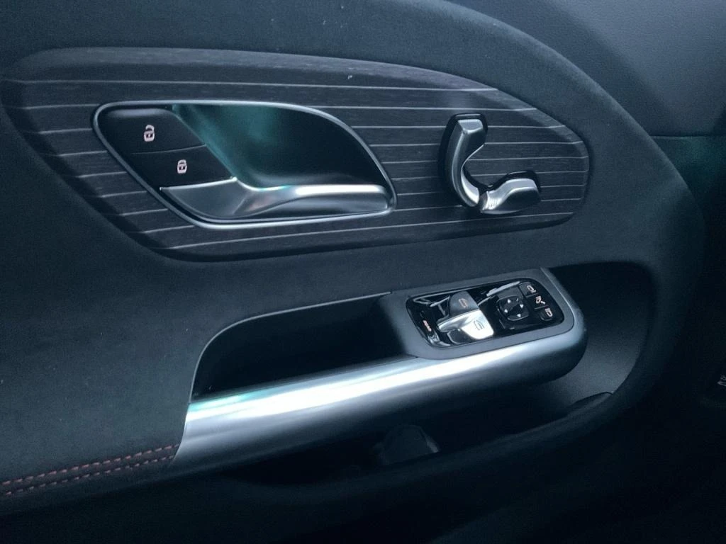 Mercedes-Benz CLA 250 + EQ AMG KeyGO PANO DISTR Memory KAM iCarbg, снимка 10 - Автомобили и джипове - 53827030