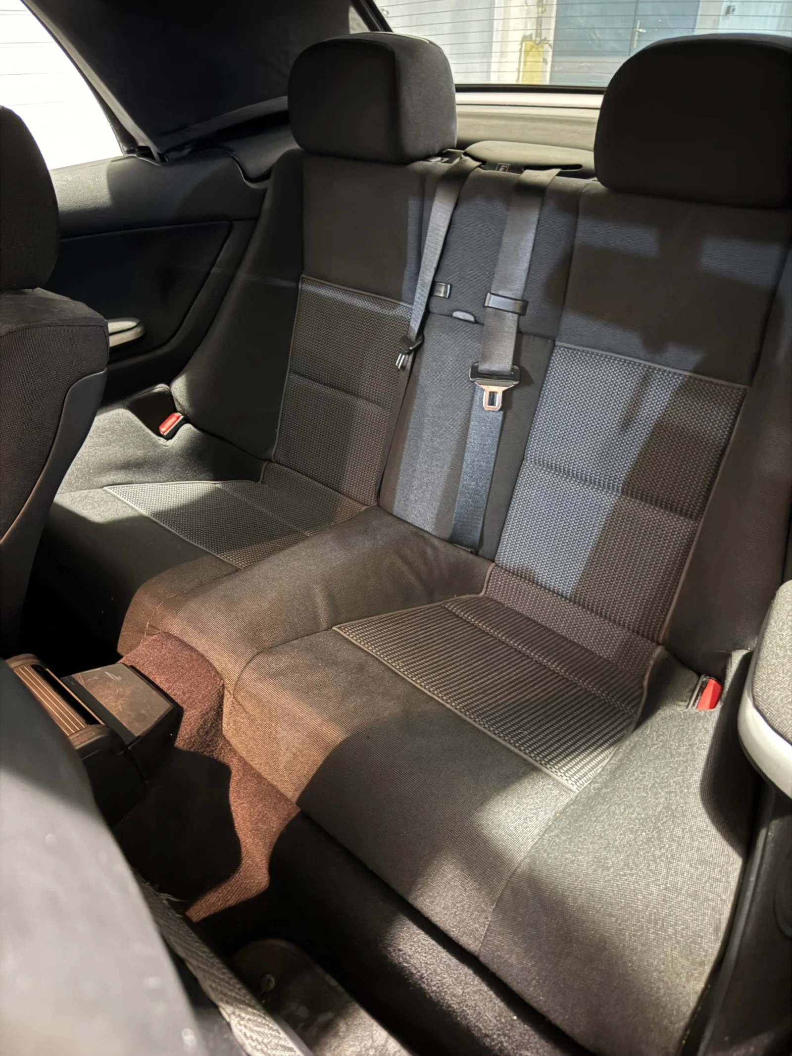 BMW 330 204 коня, снимка 17 - Автомобили и джипове - 53864959