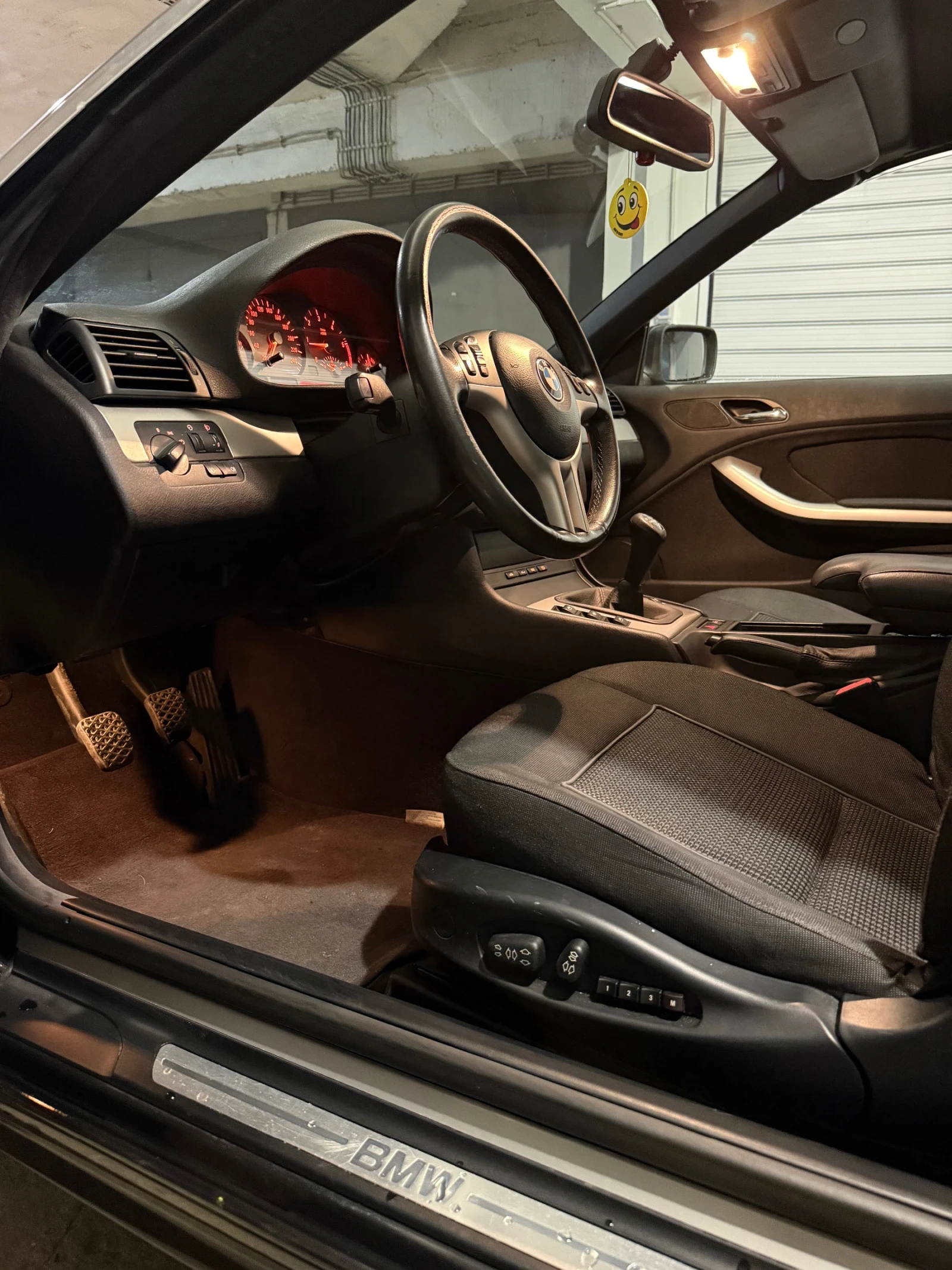 BMW 330 204 коня, снимка 16 - Автомобили и джипове - 53864959