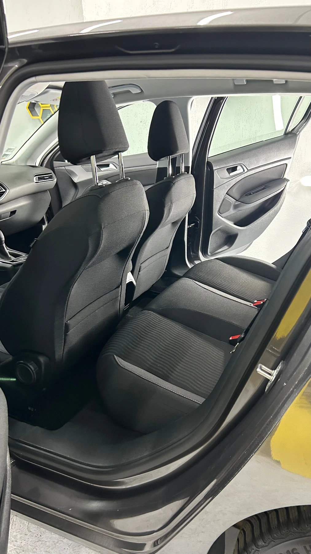 Peugeot 308 1.6 HDi, снимка 14 - Автомобили и джипове - 54008595