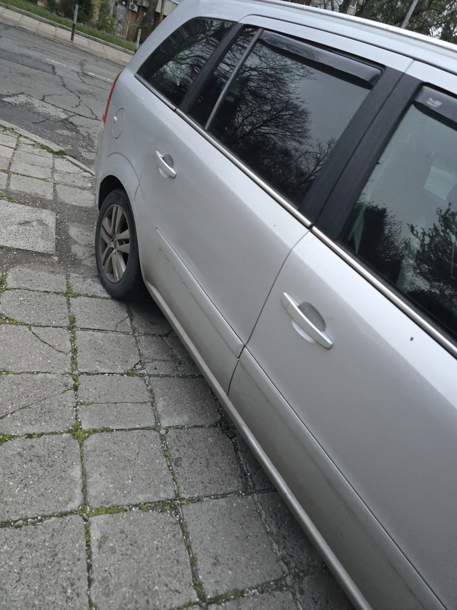 Opel Zafira, снимка 2 - Автомобили и джипове - 54047982