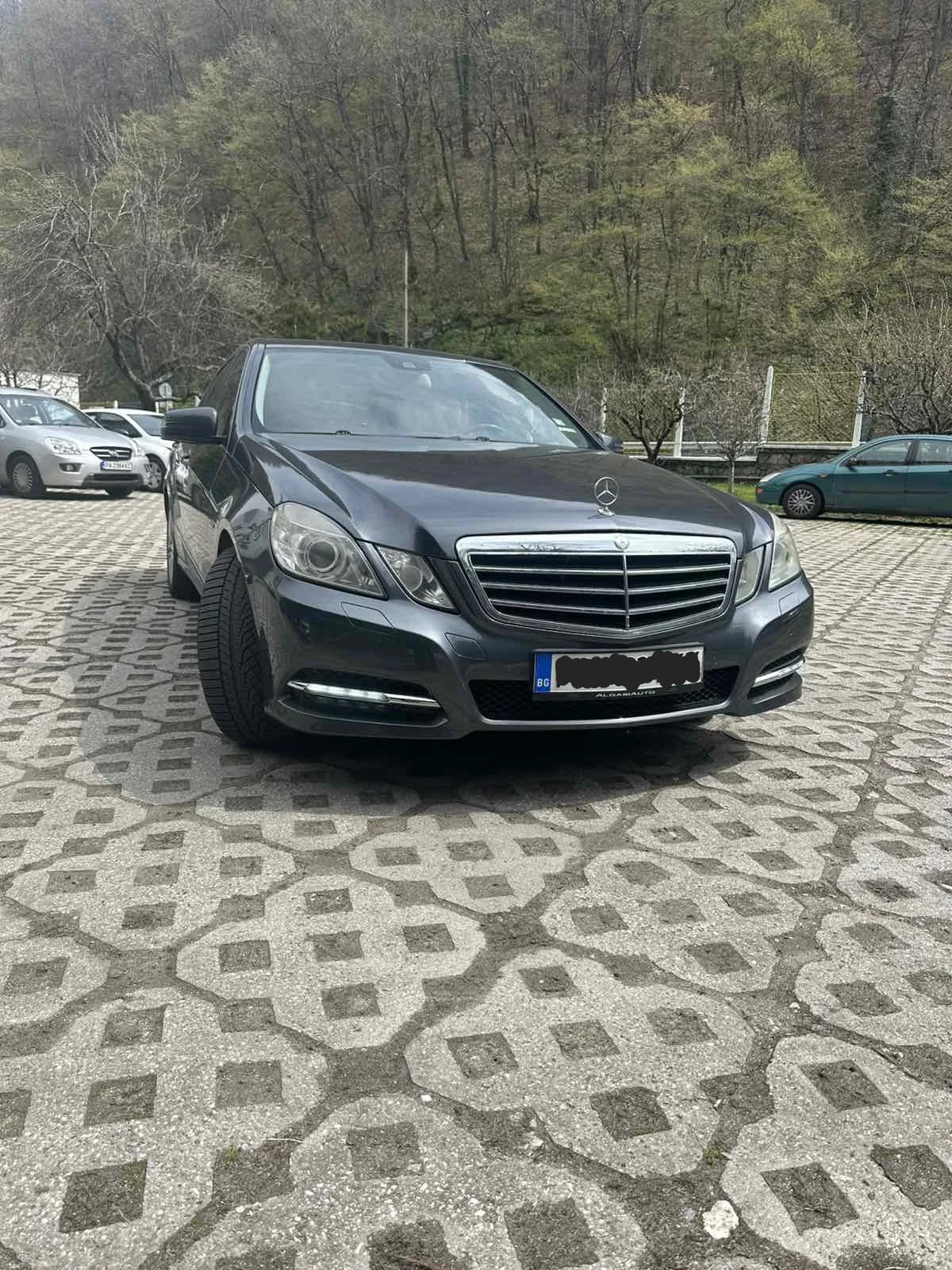 Mercedes-Benz E 200, снимка 3 - Автомобили и джипове - 54256326