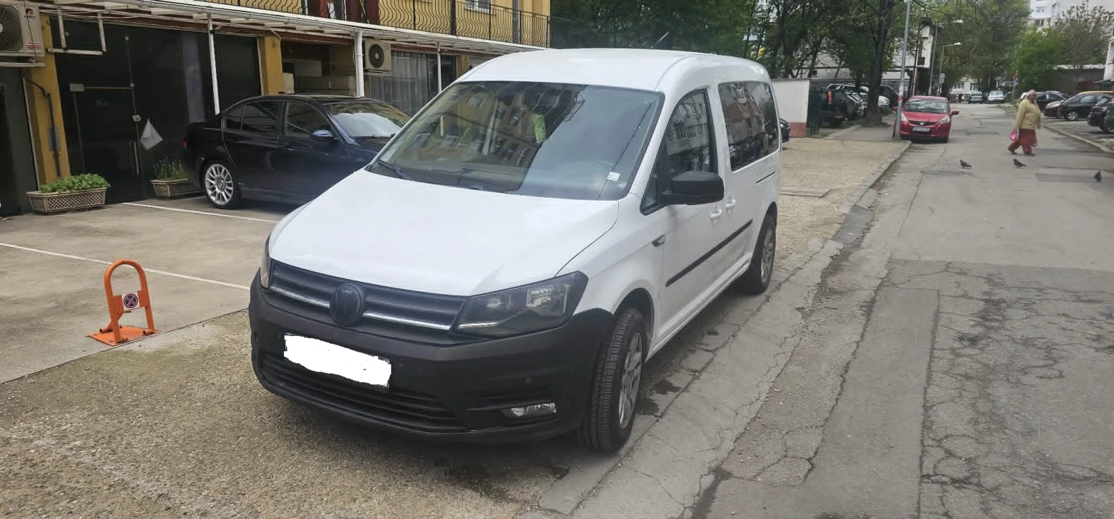 VW Caddy 1.4, снимка 2 - Автомобили и джипове - 54470777