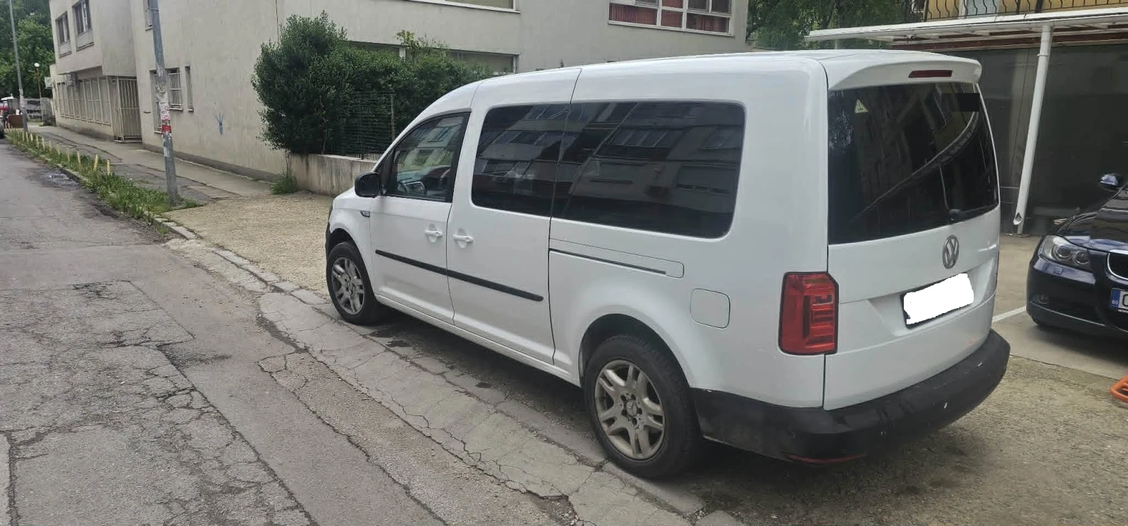VW Caddy 1.4, снимка 3 - Автомобили и джипове - 54470777