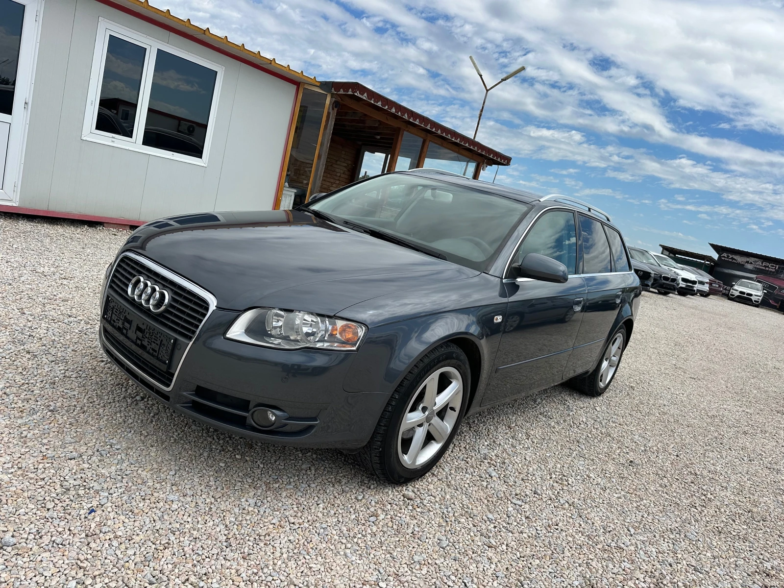 Audi A4 8 клапана Автомат Навигация, снимка 3 - Автомобили и джипове - 54537680