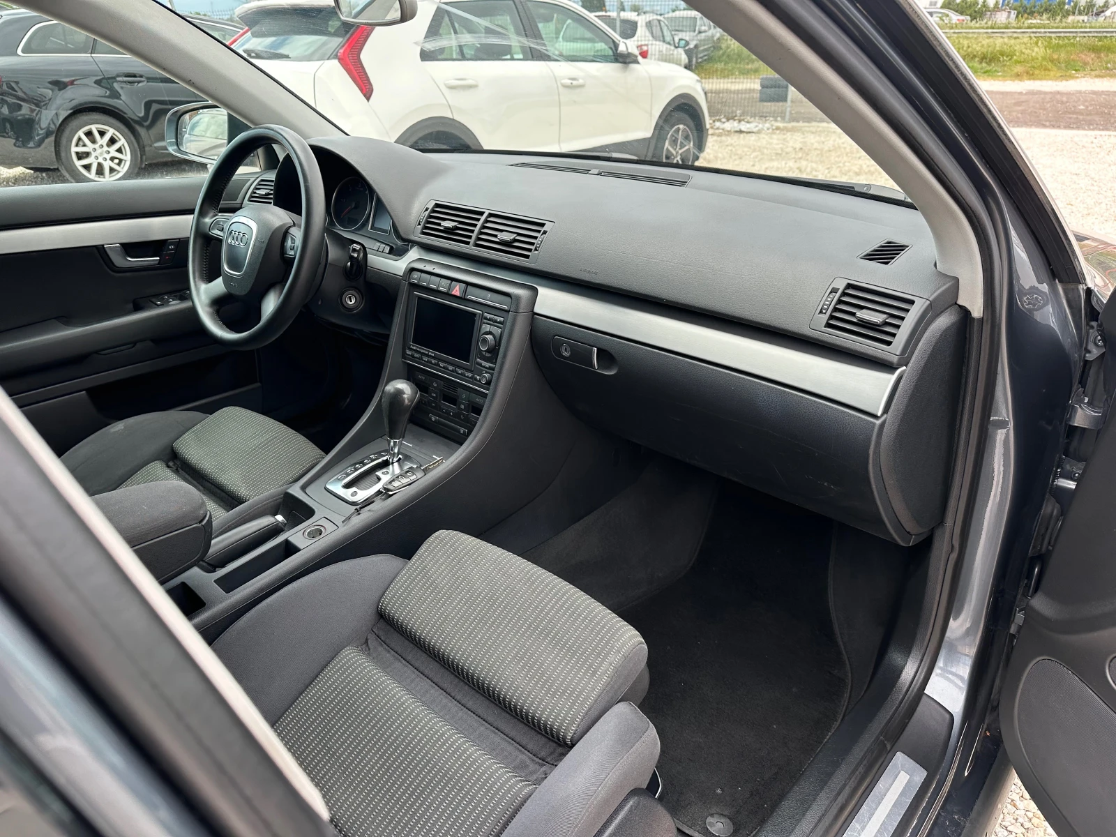 Audi A4 8 клапана Автомат Навигация, снимка 10 - Автомобили и джипове - 54537680