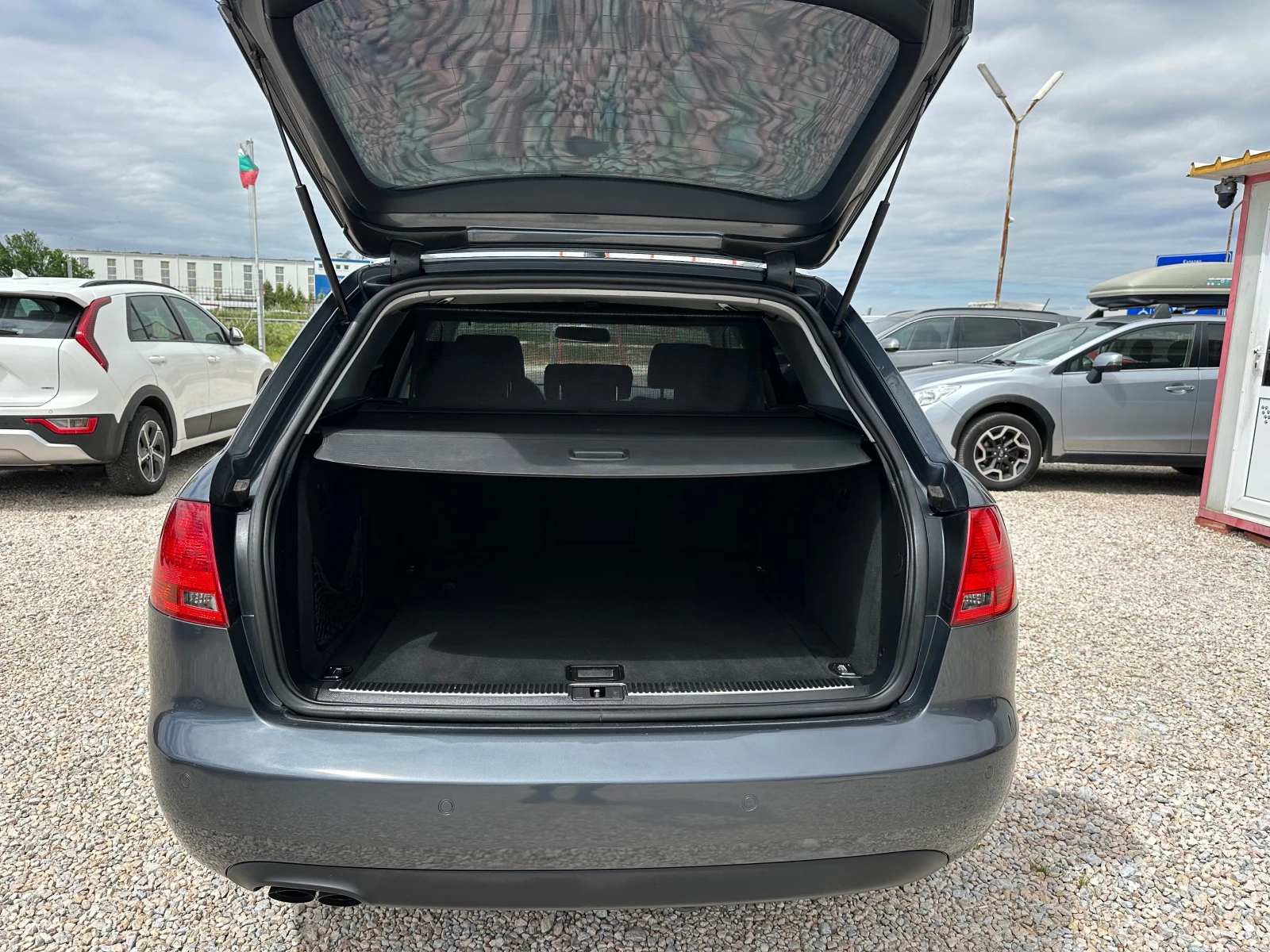 Audi A4 8 клапана Автомат Навигация, снимка 12 - Автомобили и джипове - 54537680