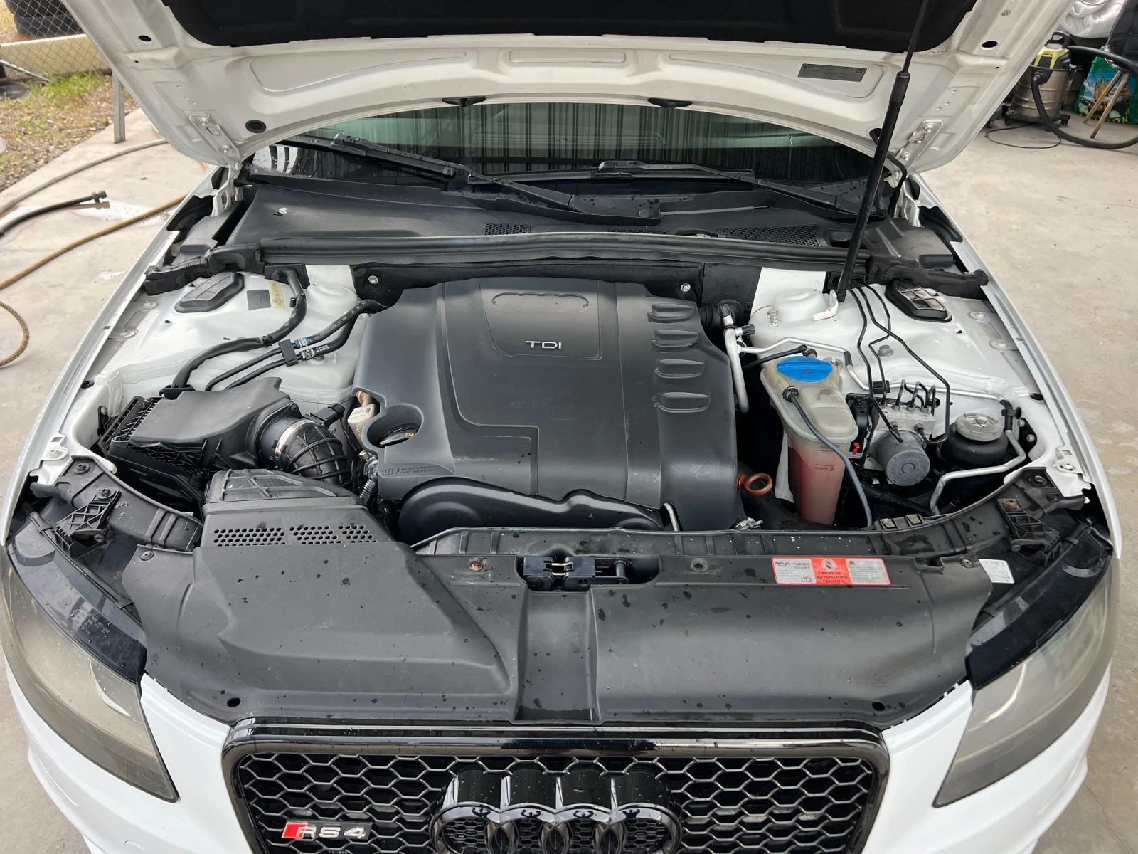 Audi A4 2.0TDI-143к.с./ RS4 Pack/ Алкантара/ Автопилот, снимка 10 - Автомобили и джипове - 54856717