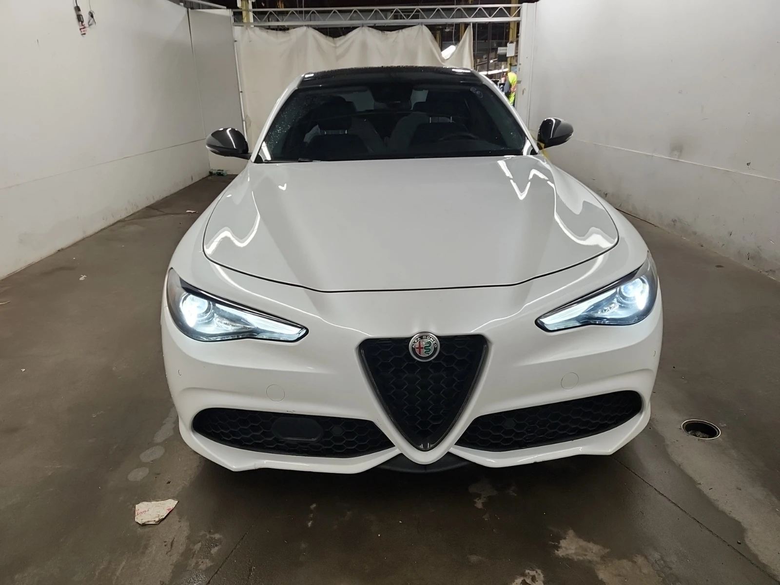 Alfa Romeo Giulia TI SPORT CARBON* AWD* H&K* PANO* DISTRONIC* , снимка 2 - Автомобили и джипове - 55173280