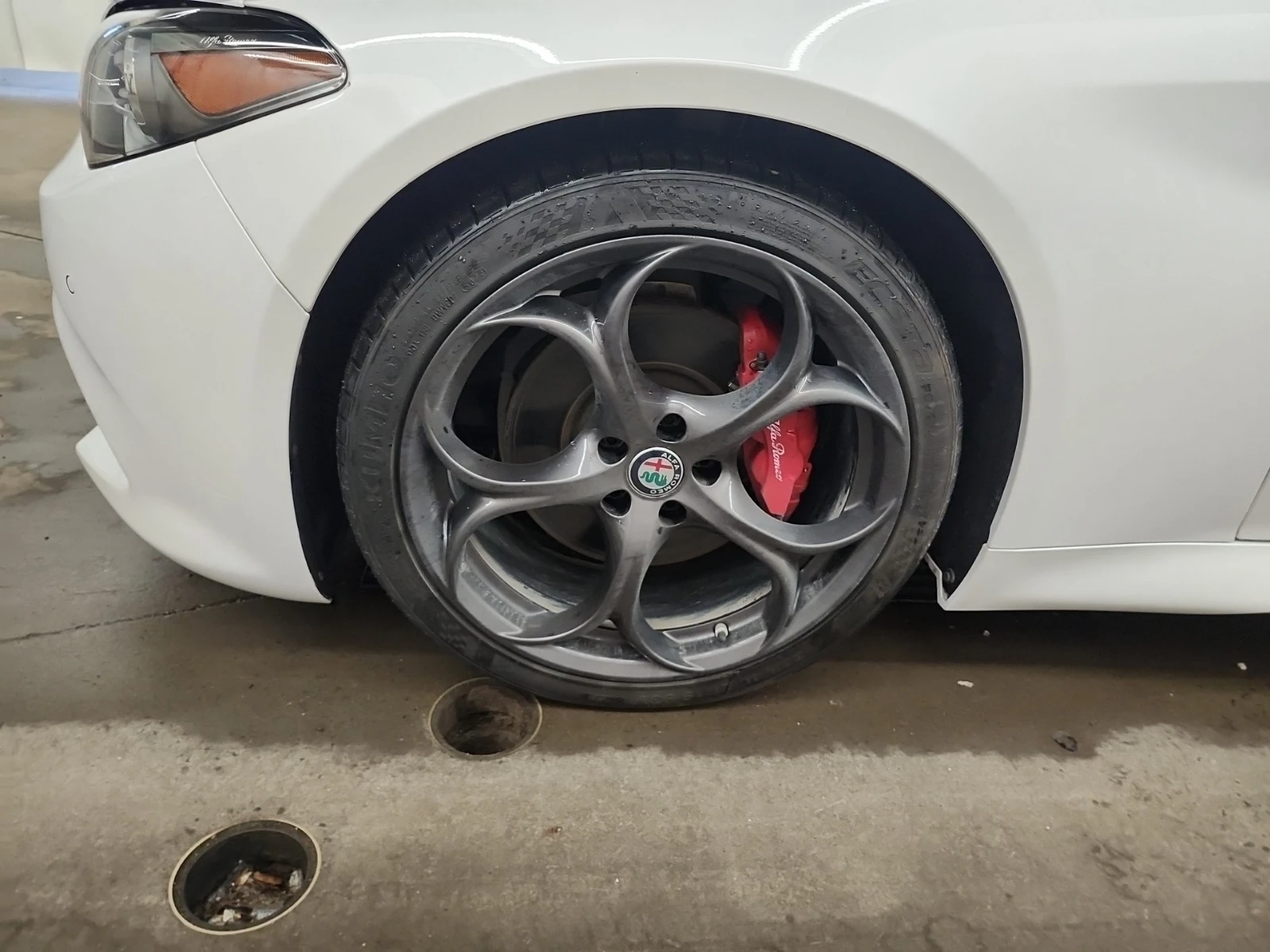 Alfa Romeo Giulia TI SPORT CARBON* AWD* H&K* PANO* DISTRONIC* , снимка 7 - Автомобили и джипове - 55173280