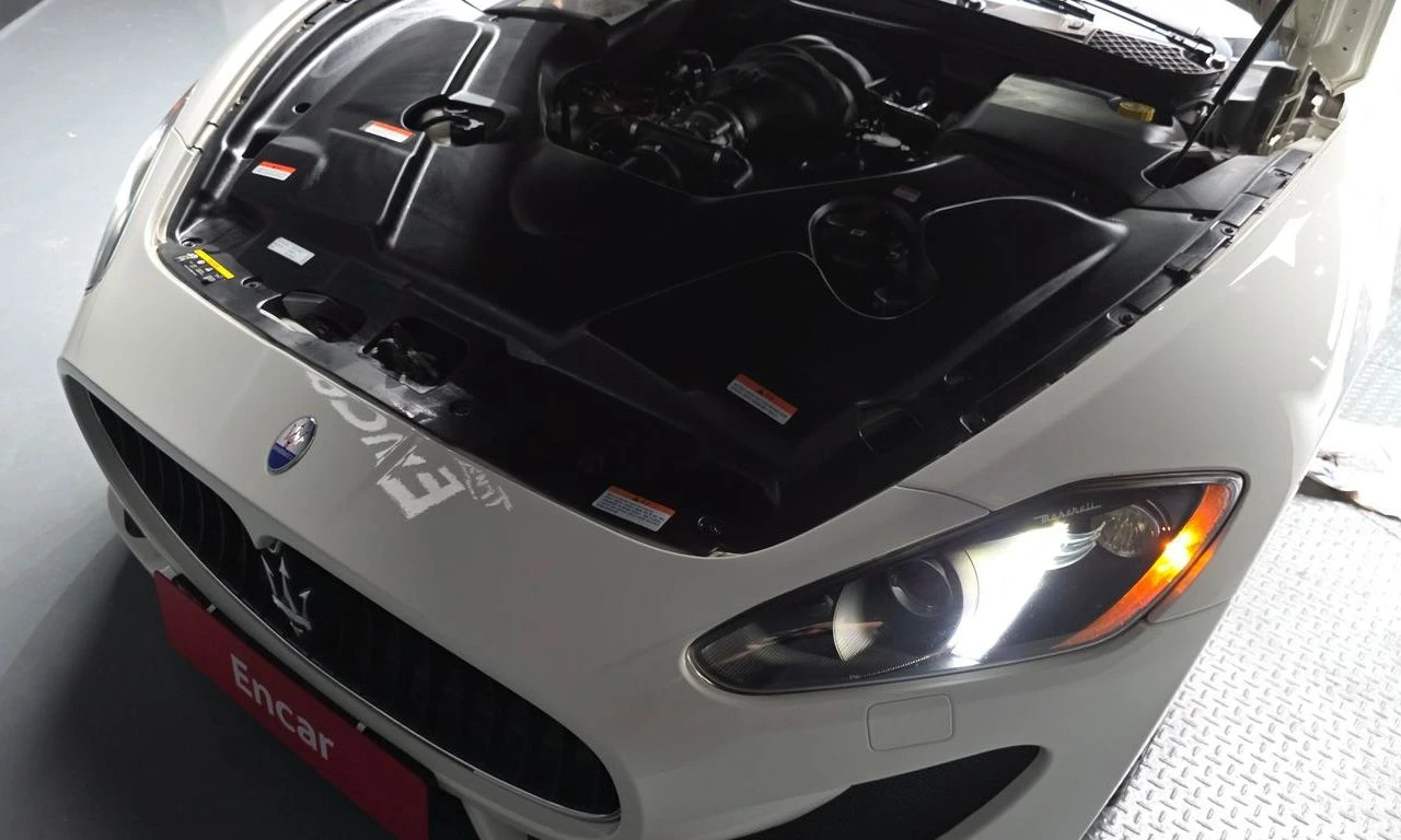 Maserati GranTurismo 4.7* SPORT* , снимка 17 - Автомобили и джипове - 55449538